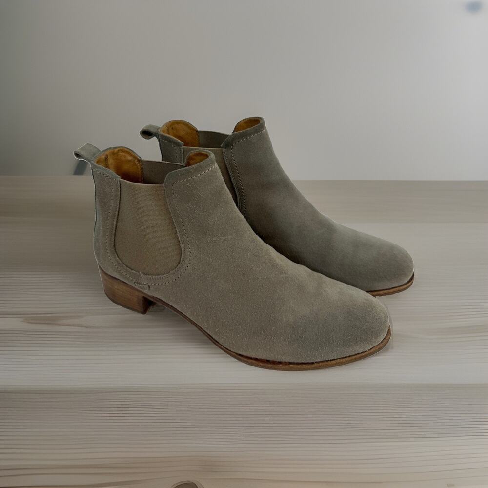 Alberto Fermani Piccola Chelsea Boots Taupe Suede Italy EU 38 US 7.5 Leather